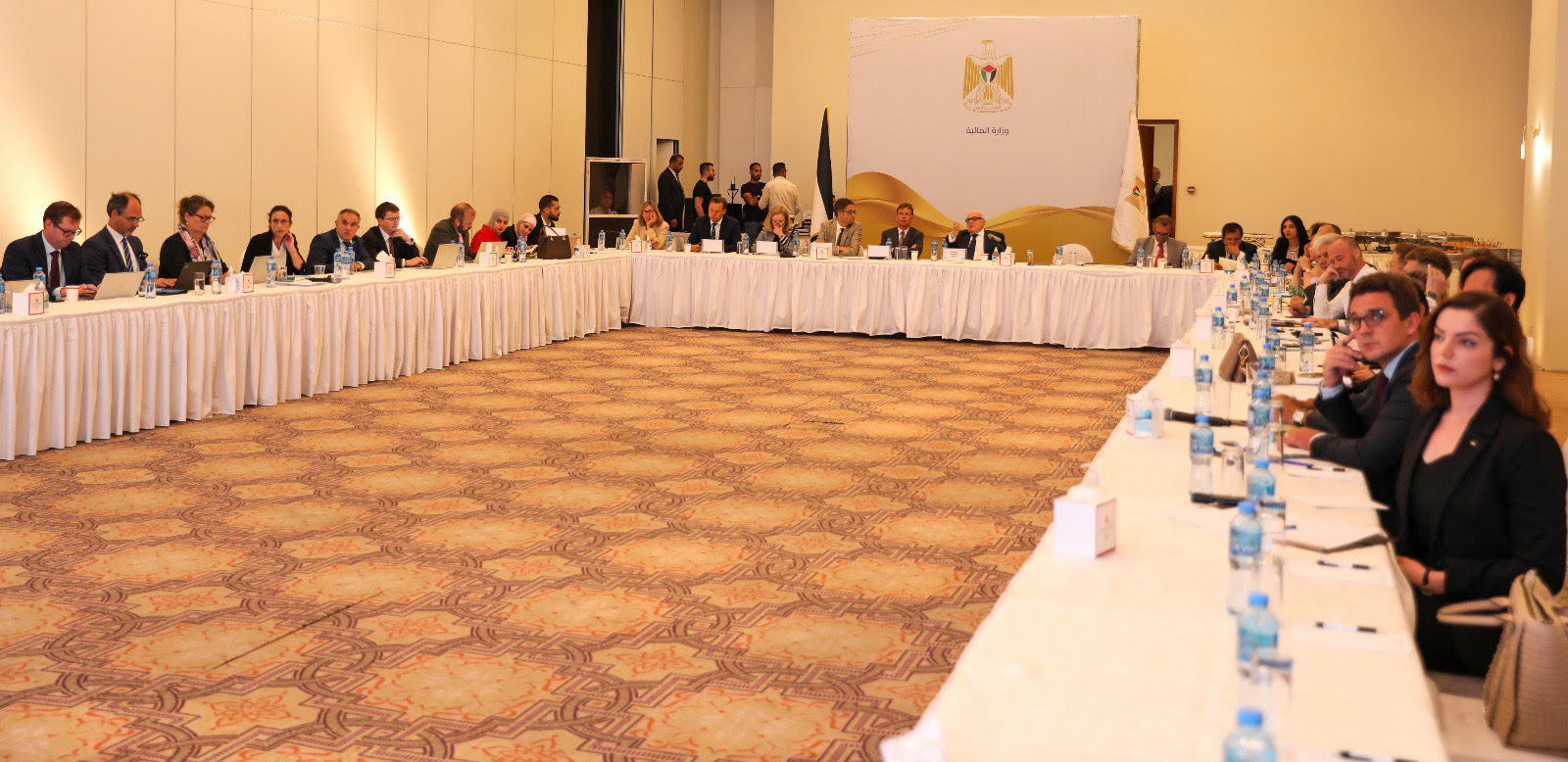 جانب من الاجتماع 